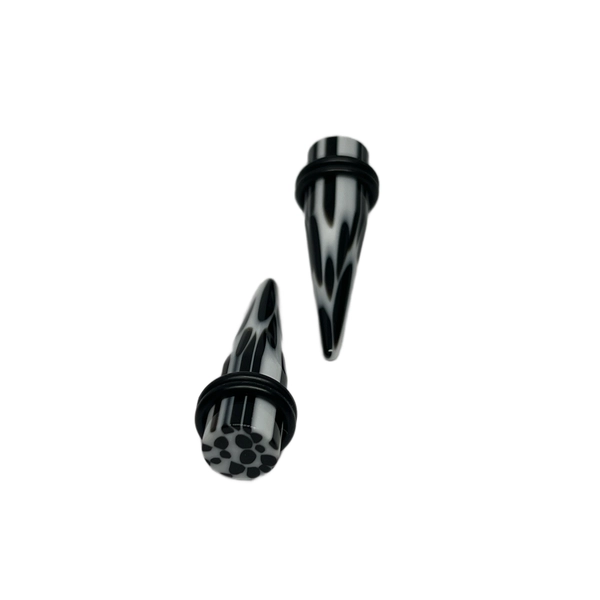 00G White and Black Line Short Acrylic Tapers