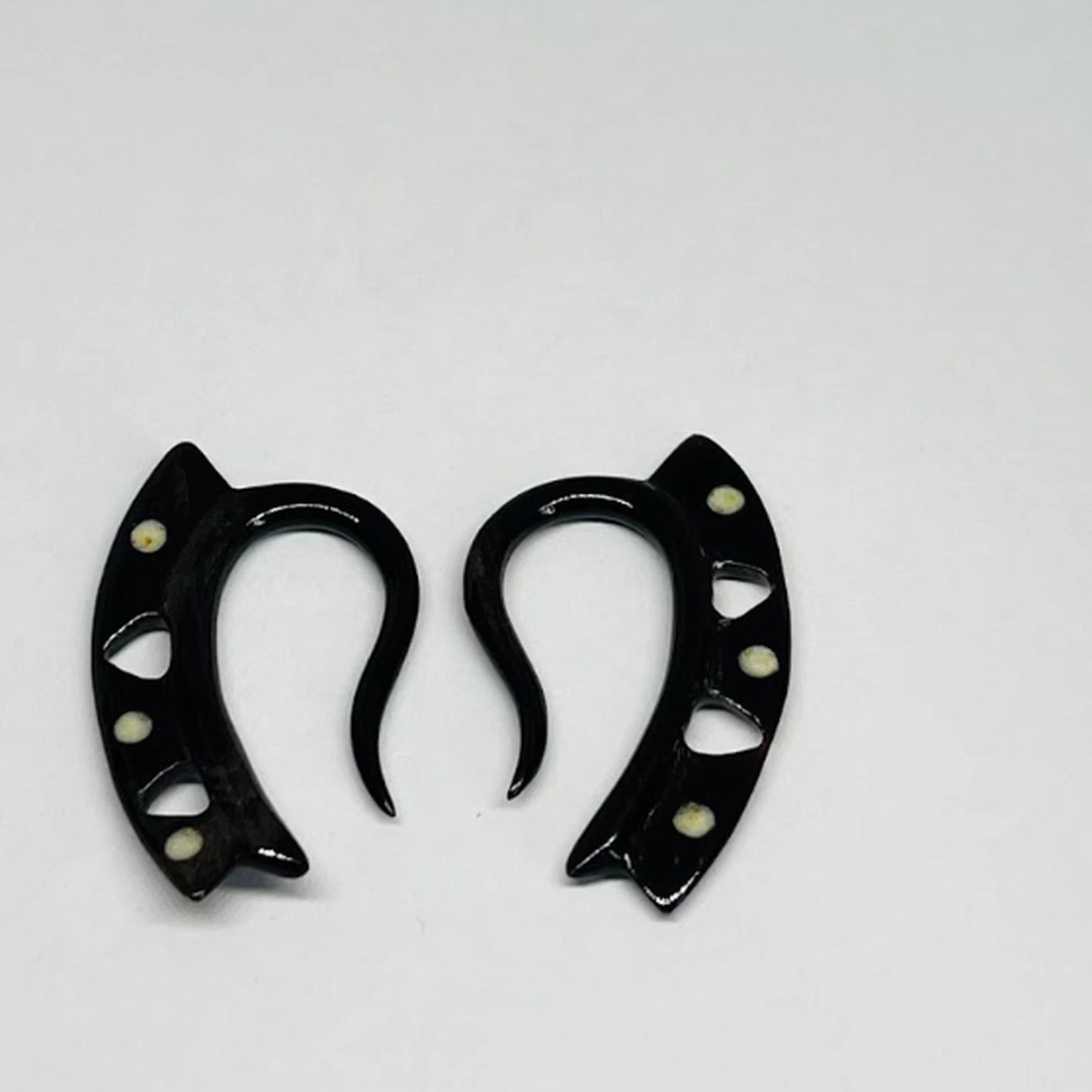 10G Indigenous Buffalo Horn Dotted Hangers
