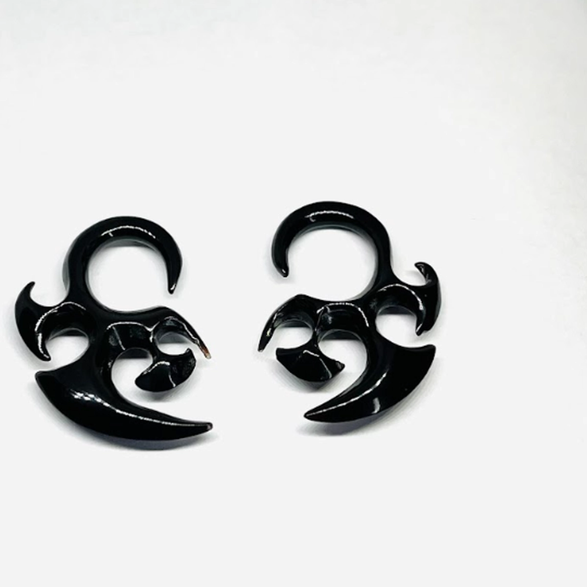 10G Indigenous Circular Buffalo Horn Hangers