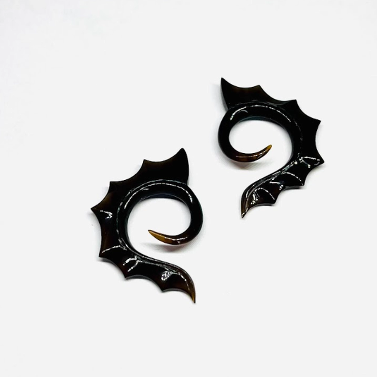 10G Spiked Shell Buffalo Horn Hangers