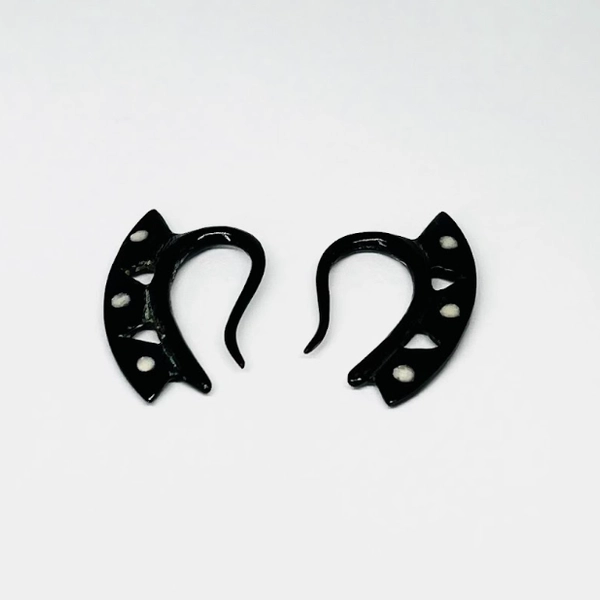 12G Indigenous Buffalo Horn Dotted Hangers