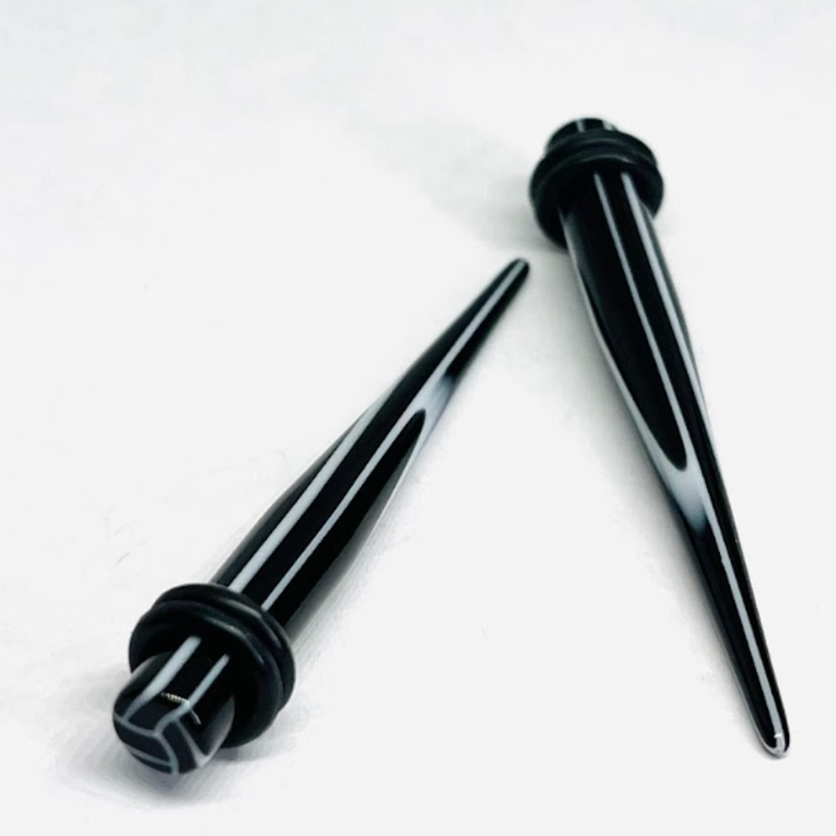 2g Black_White Stripe Long Acrylic Tapers