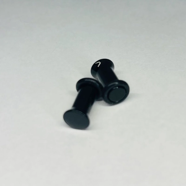 4G Black Acrylic Single Flare Plugs