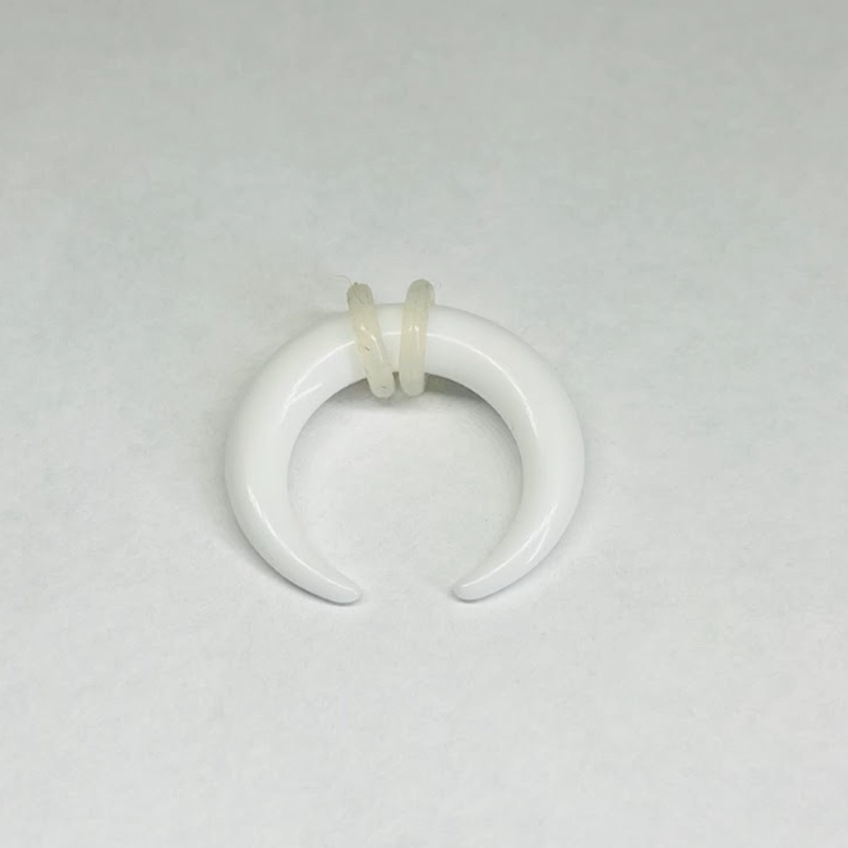 4G White Acrylic Pincher