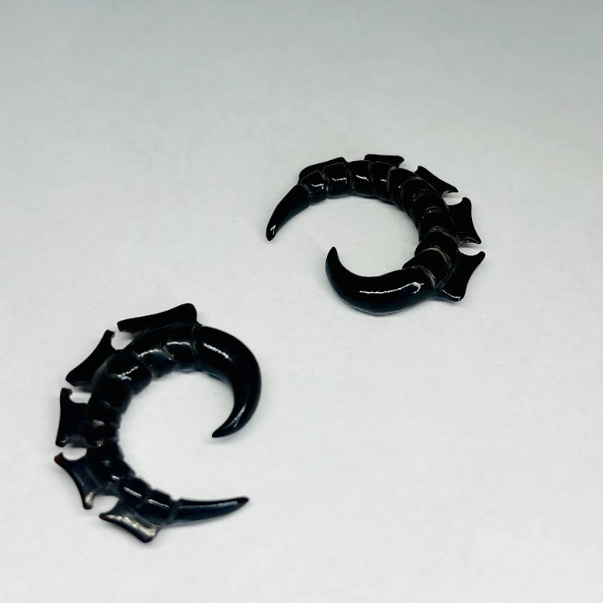 6G Indigenous Horn Circular Hangers