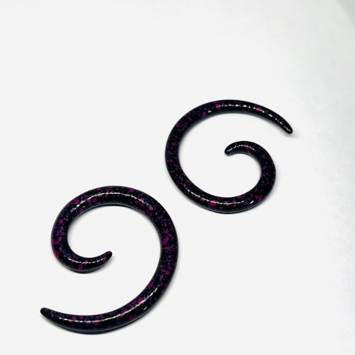 7G Black with Pink Splatter Medium Spiral Tapers