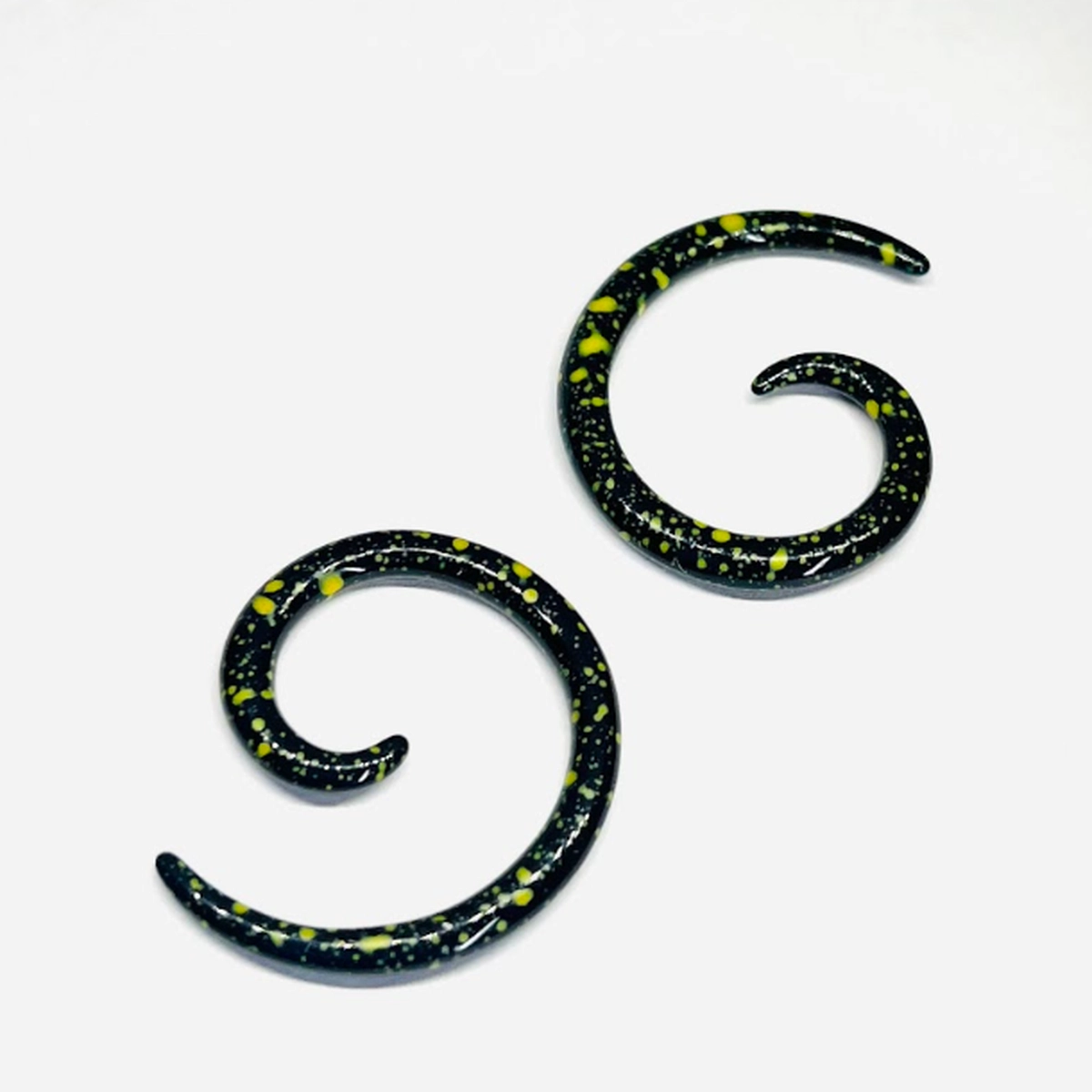 7G Black with Yellow Medium Acrylic Spiral Tapers