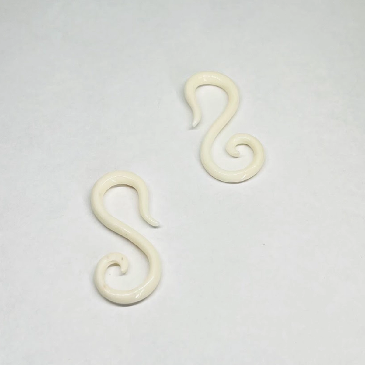 8G Bone S-Shaped Hangers