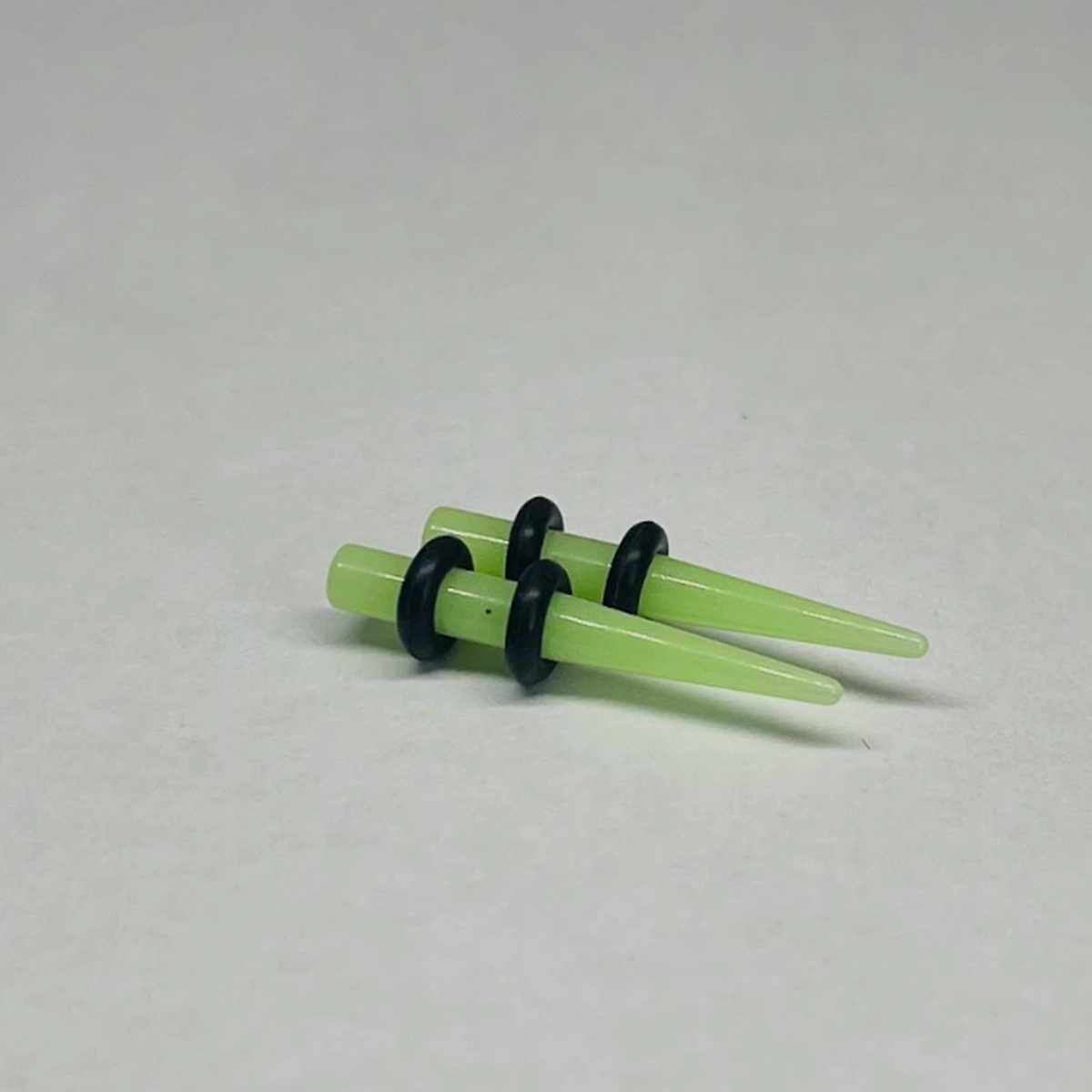 8G Green UV Short Acrylic Tapers