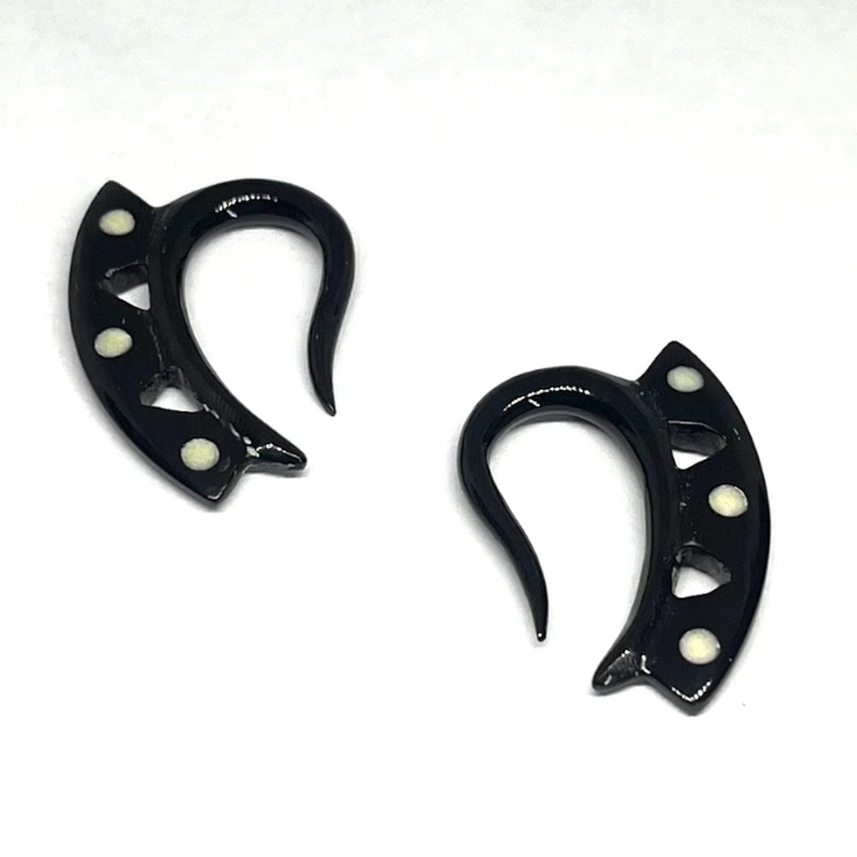 8G Indigenous Dotted Horn Hangers